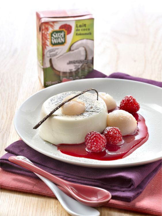 Un voyage sucré : flan au lait de coco, framboises et litchis