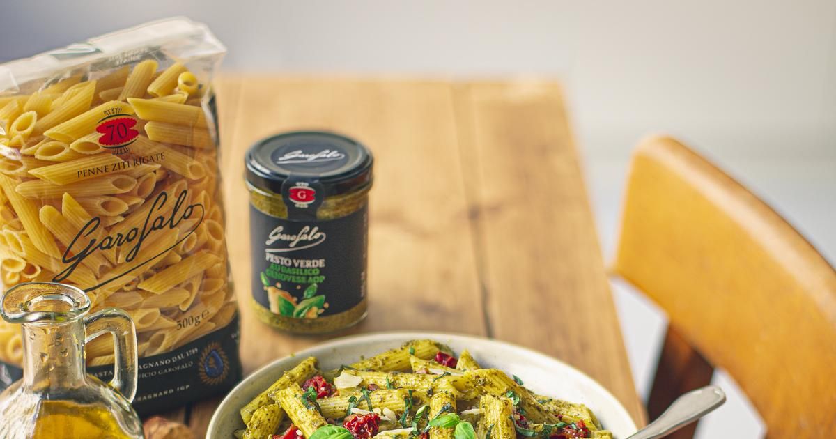 Des salades de pâtes aux saveurs estivales à savourer sous le soleil