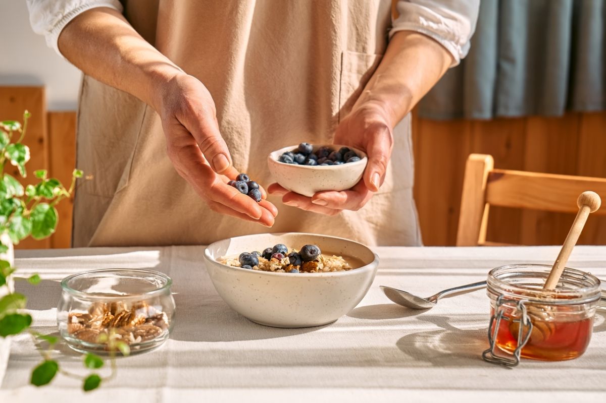 Le porridge face à un rival surprenant pour un petit-déjeuner sain
