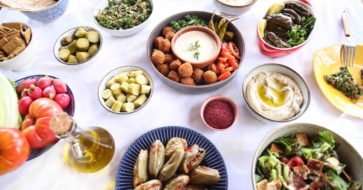 Des mezzés sucrés-salés pour un apéro d'été réussi