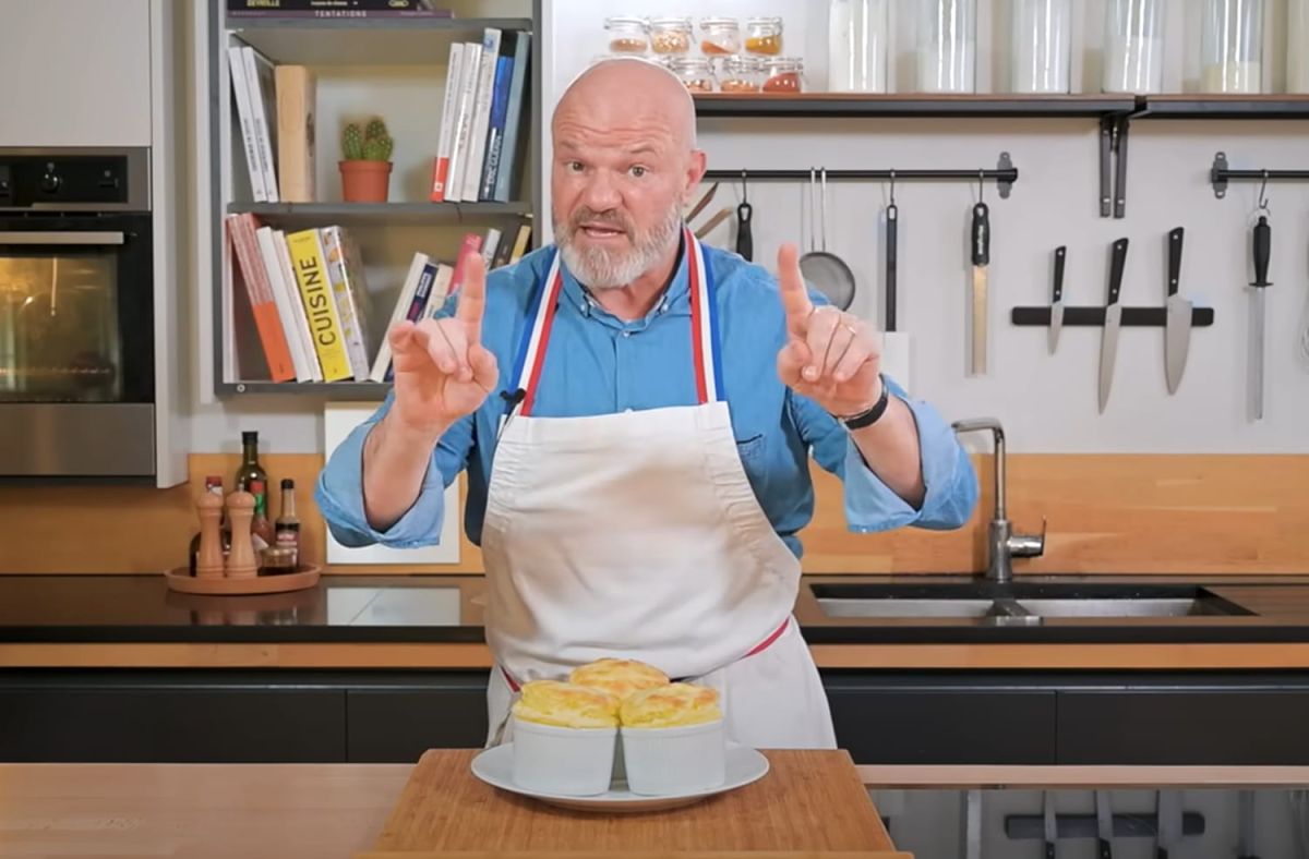 Découvrez le soufflé à l'orange de Philippe Etchebest : un dessert léger qui éblouit
