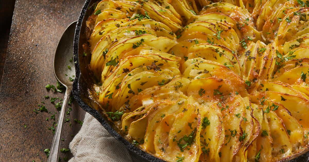 Un accompagnement festif : découvrez le millefeuille de pomme de terre et patate douce