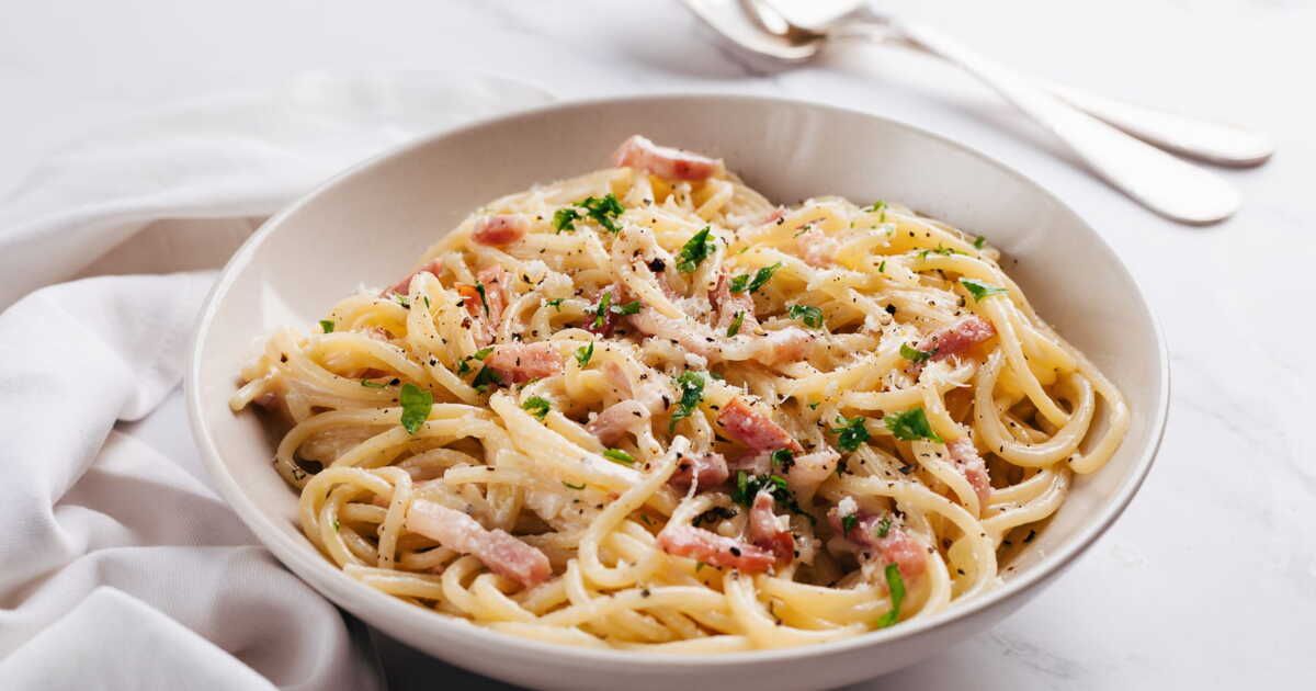 La carbonara authentique : la recette révélée par un chef italien