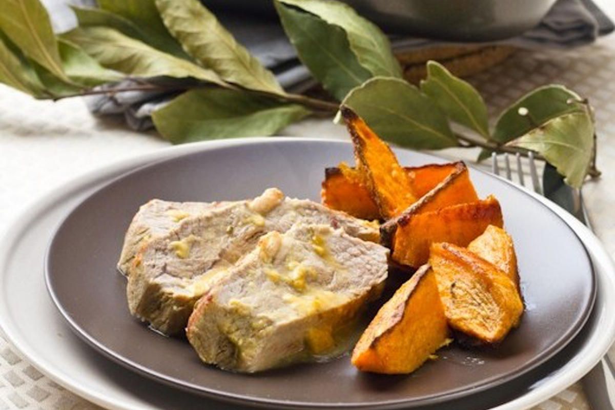 Savourez une noix de veau braisée au miel et moutarde avec des frites de patates douces