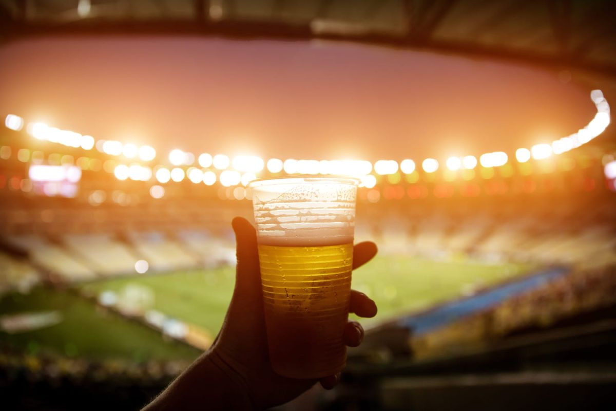 Alcool interdit dans les stades : qui pourra en profiter pendant les JO 2024 ?