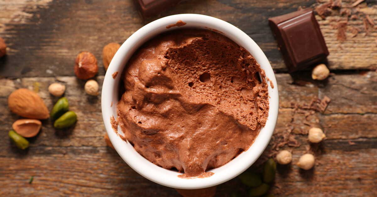 La mousse au chocolat parfaite : le secret de Paul Bocuse révélé