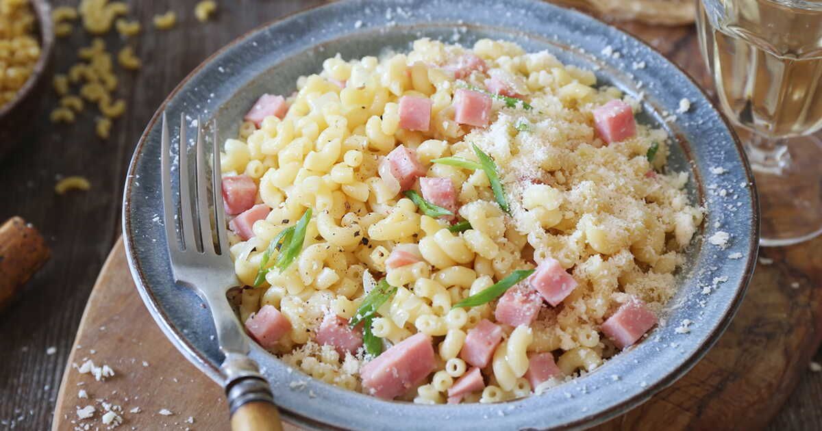 Coquillettes au jambon : le plat réconfortant prêt en un clin d'œil