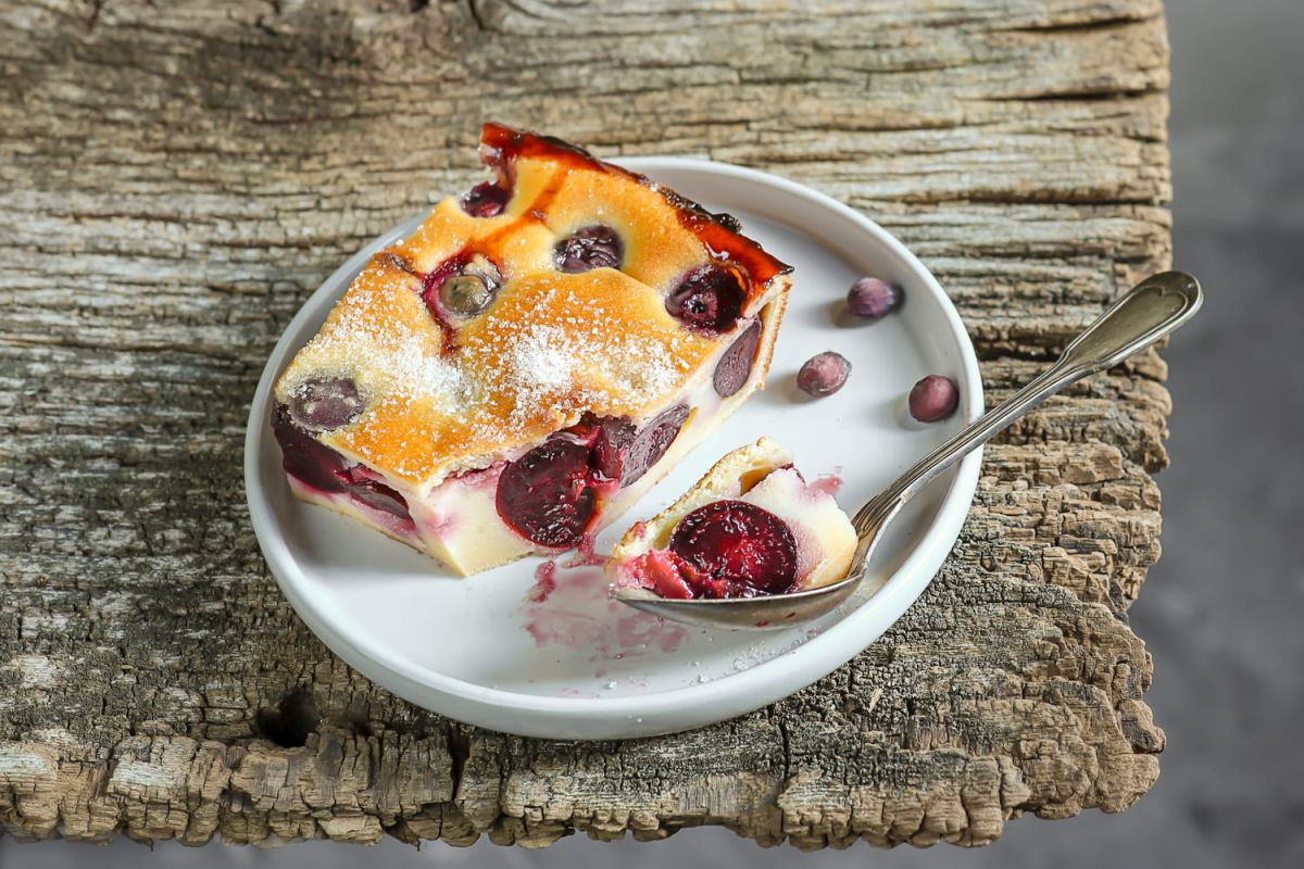 Un clafoutis aux cerises revisité par Cyril Lignac