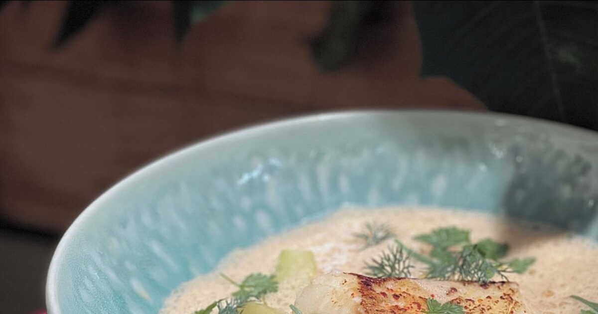 Découvrez la recette de cabillaud au bouillon thaï de Cyril Lignac en seulement 30 minutes