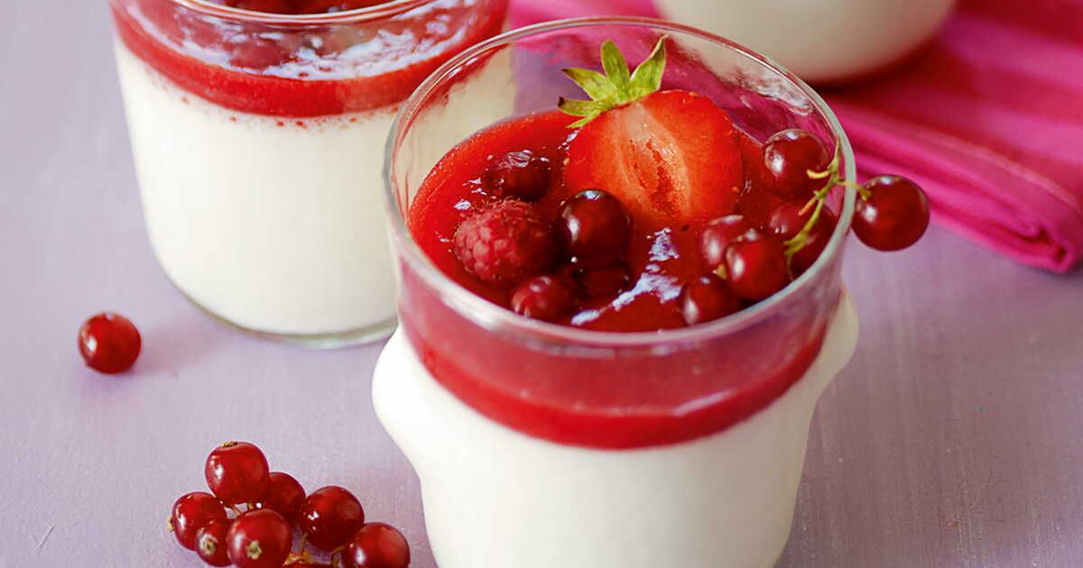 Panna cotta au lait de coco et fruits rouges
