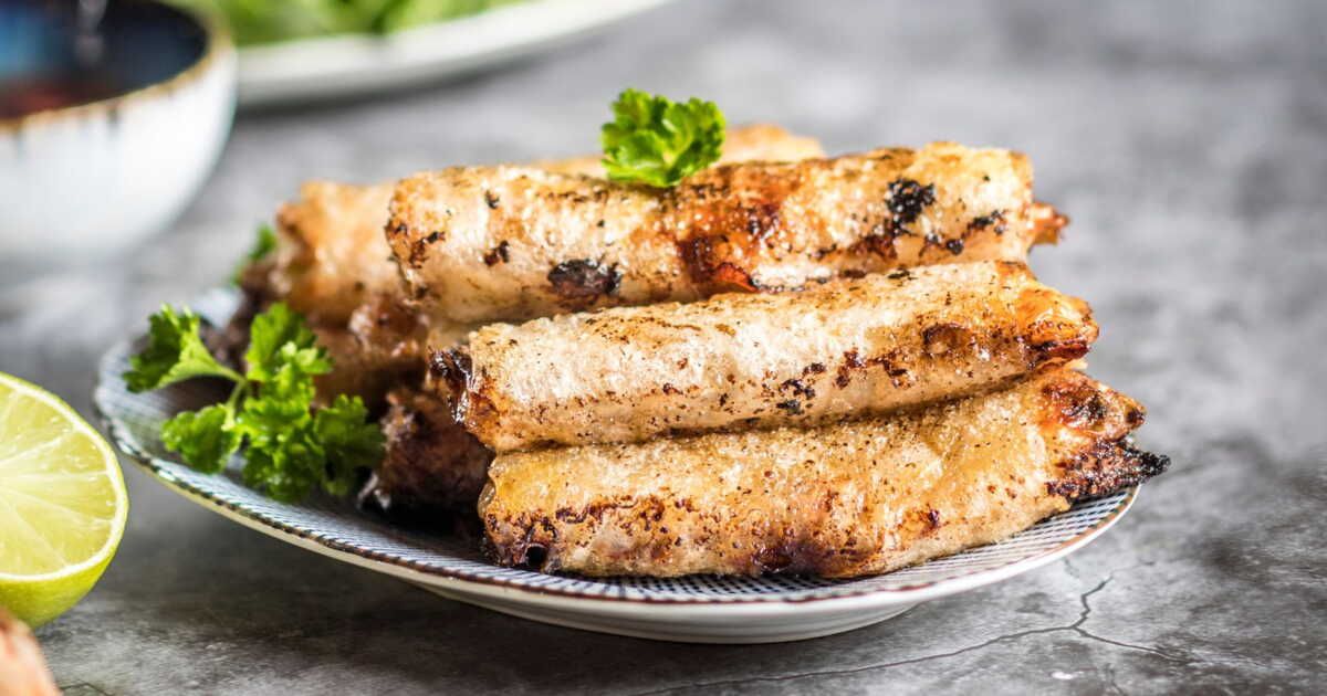 Des nems au poulet croustillants et légers, cuits au four ou à l'Airfryer