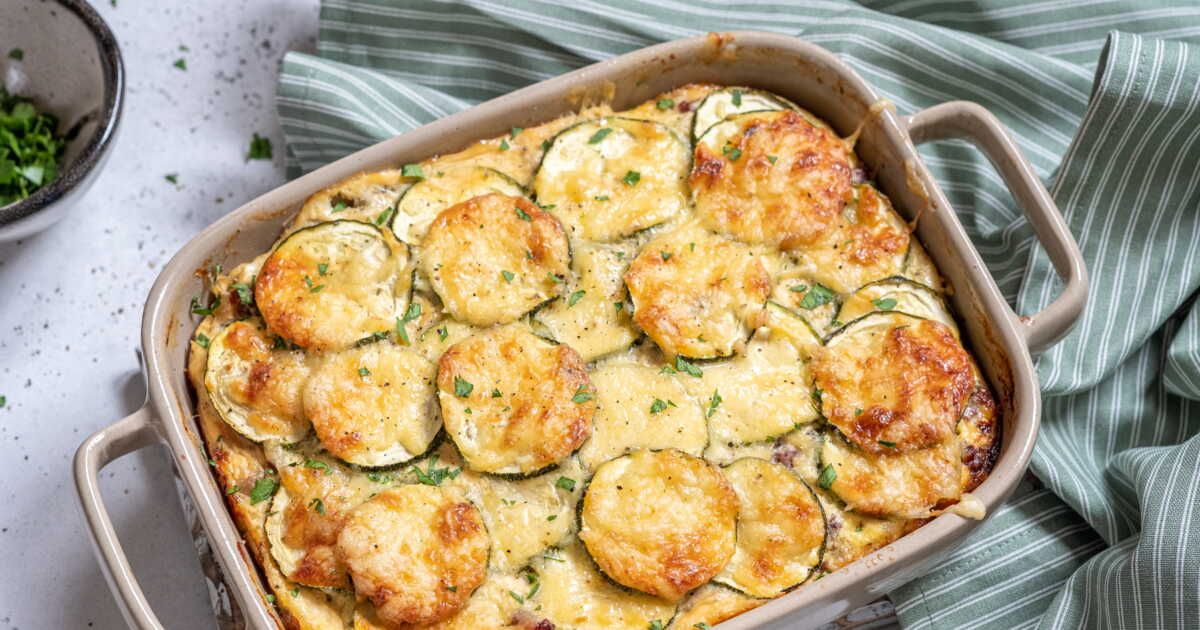 Un gratin réconfortant de pommes de terre et courgettes au chèvre à découvrir