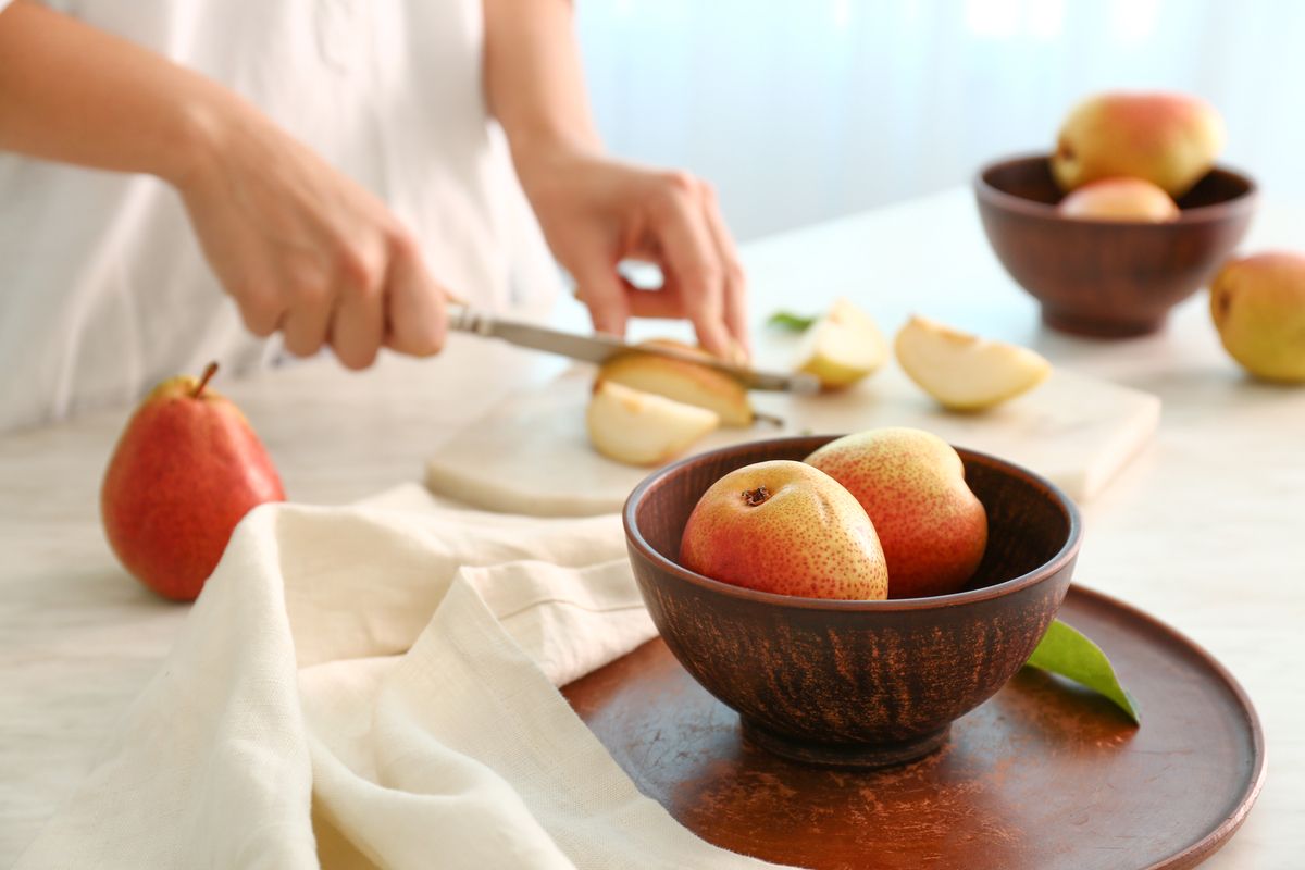 Manger des fruits le soir : un frein au sommeil ? Les avis d'une experte