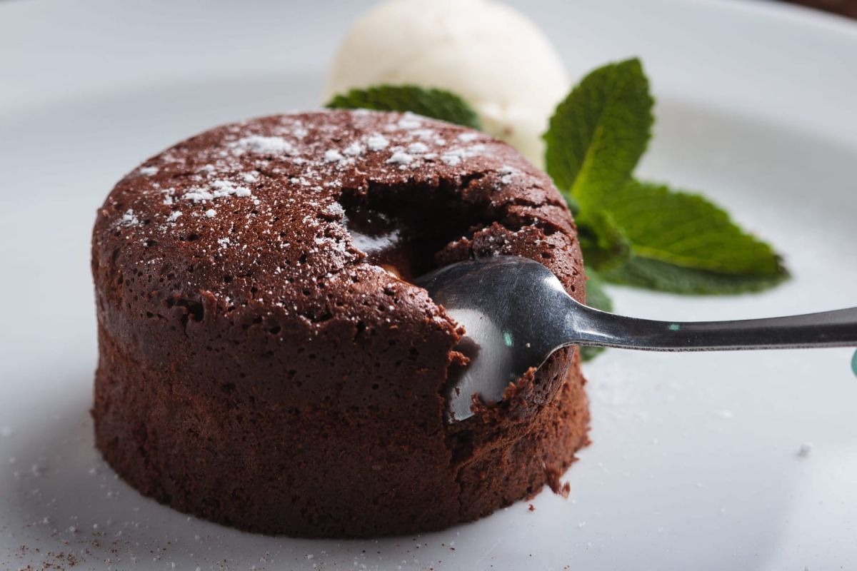 Découvrez le biscuit coulant au chocolat et passion de Cyril Lignac