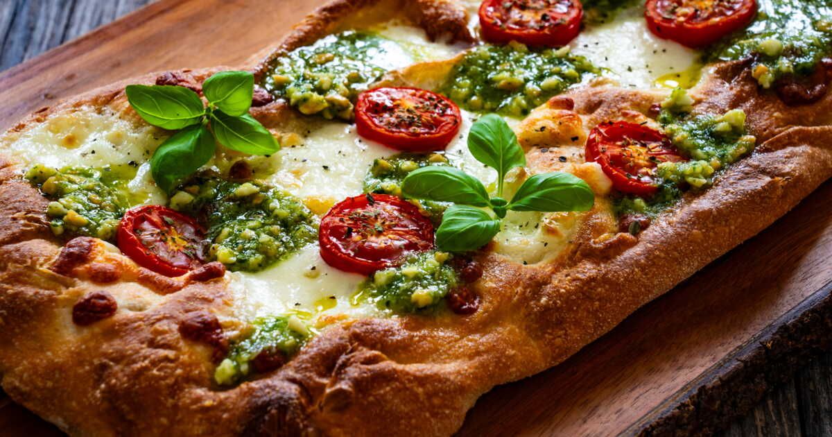 Dégustez la pinsa au pesto de pistache, la tendance culinaire de l'été