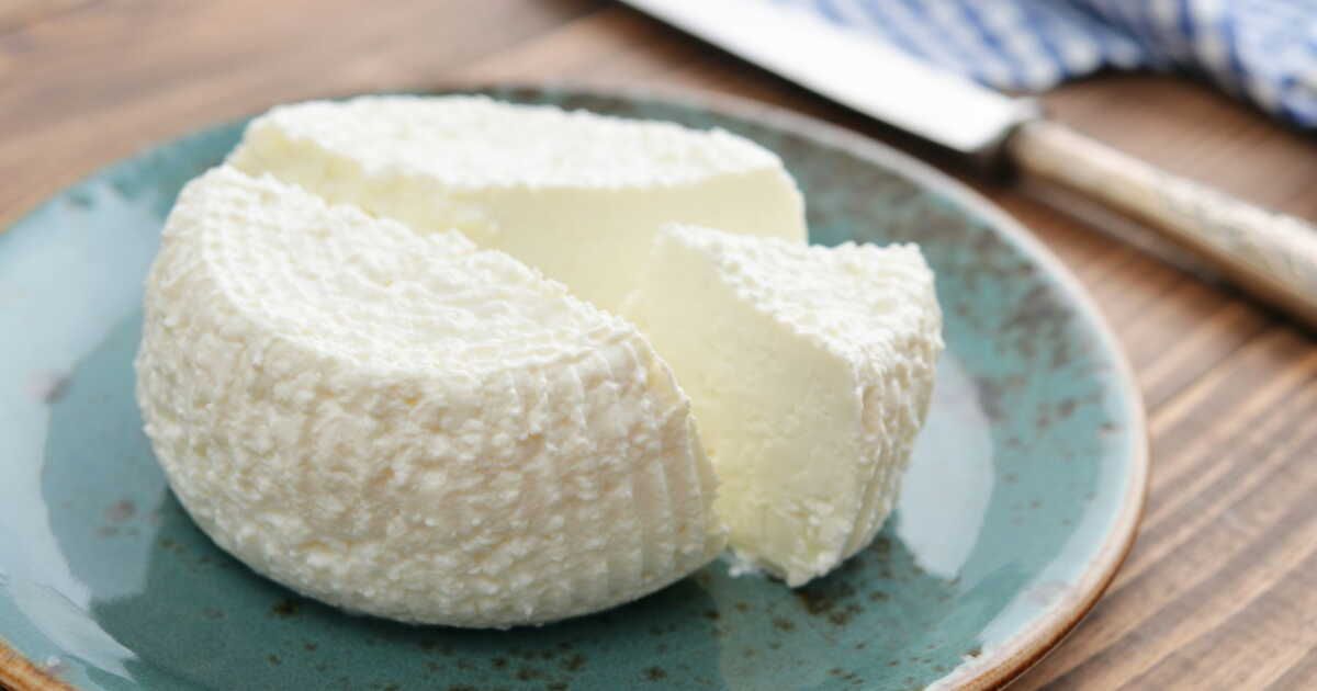 Découvrez la ricotta maison : recette simple et savoureuse du chef italien Simone Zanoni