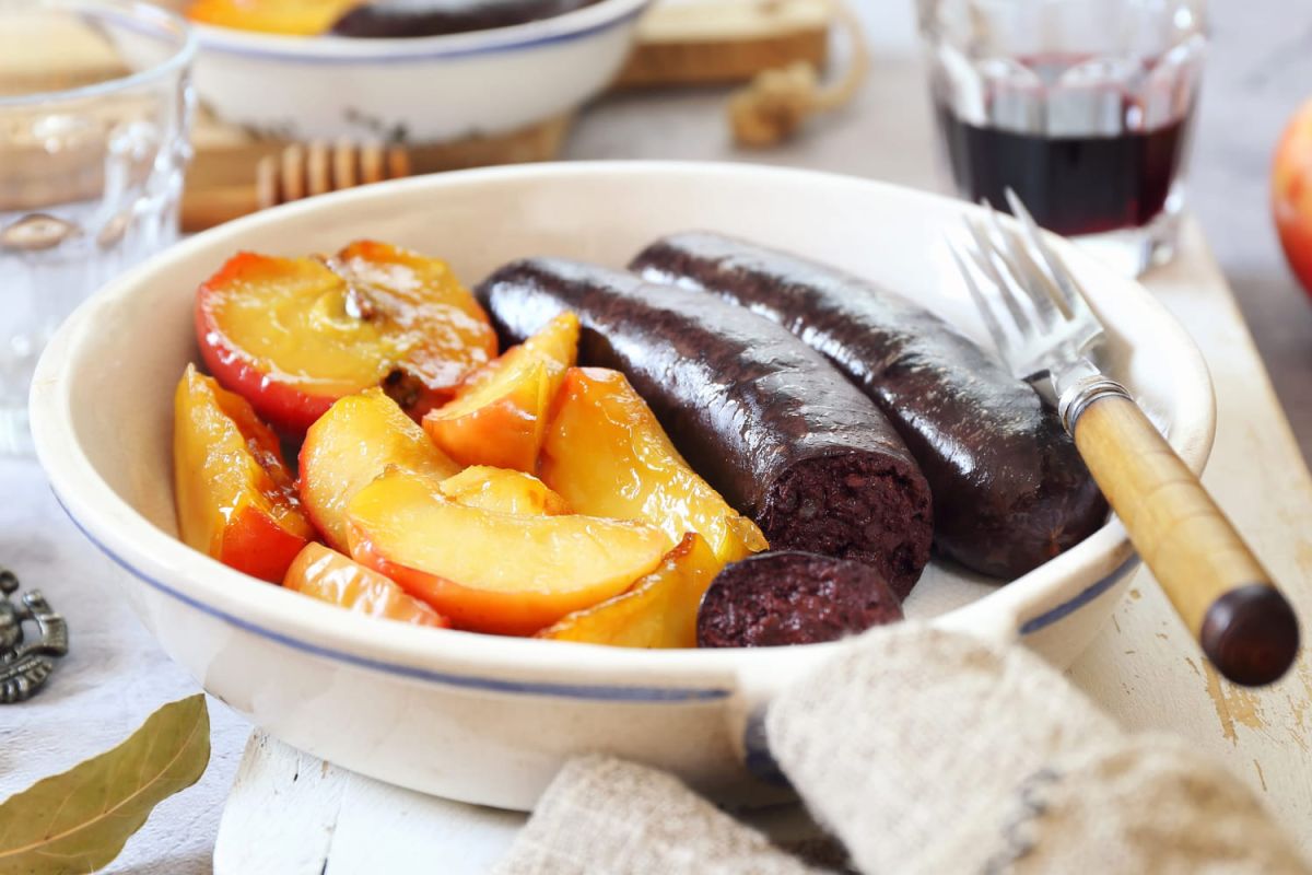 Redécouvrir le boudin noir : un trésor culinaire mal-aimé