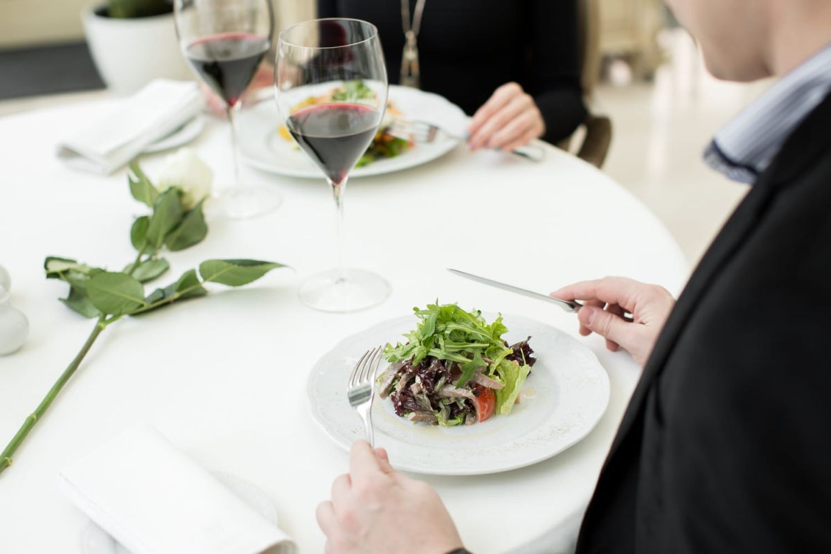 ce geste au restaurant que vous pensez innocent mais qui est malpoli