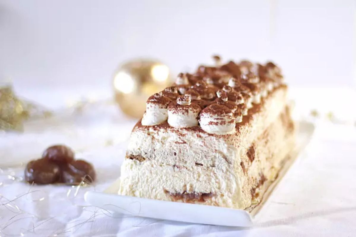 Surprenez vos invités avec une bûche tiramisu facile et inratable