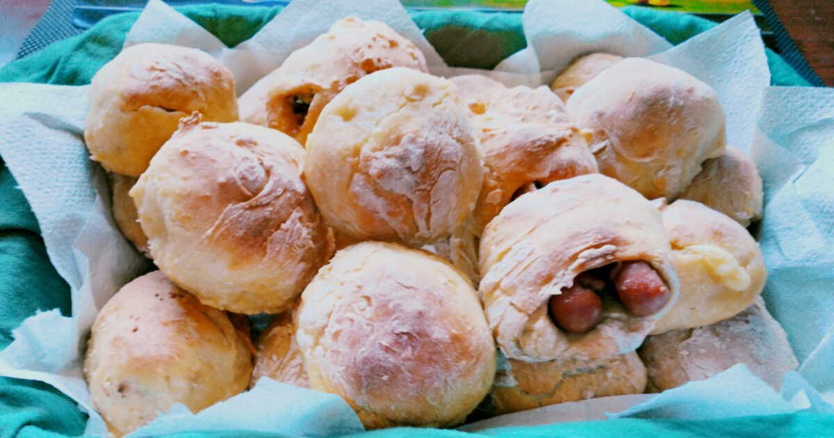 Surprenez vos invités avec des bollos preñaos, petits pains au chorizo faciles à réaliser