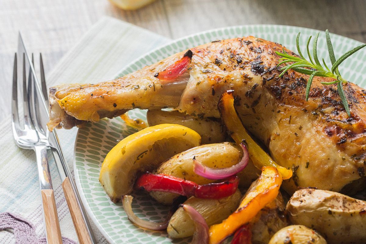 Poulet à la grecque aux rattes du Touquet et au citron