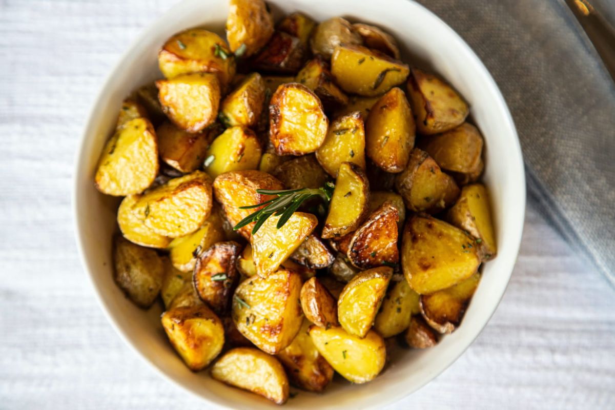 La recette secrète des pommes de terre rôties d'Emily Blunt